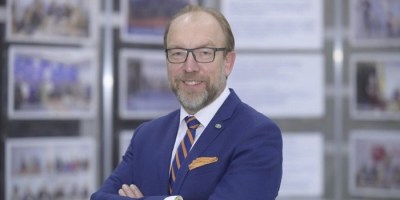 Gennady Chizhikov. Run Comrades