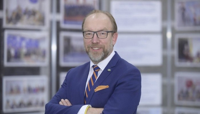 Gennady Chizhikov. Run Comrades